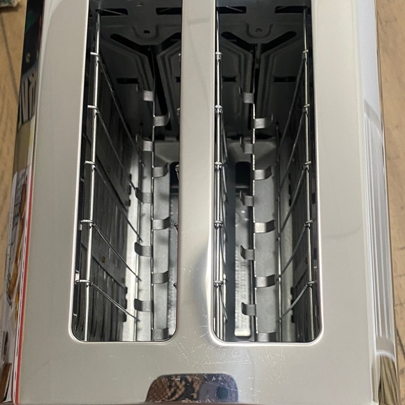 Hamilton Beach Silver and Black Toaster - Picture 7 of 8